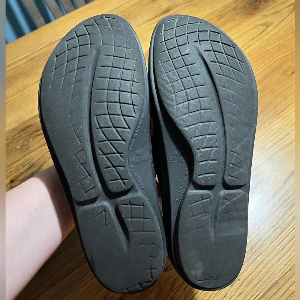 OOFOS Original Recovery Sandals | Black | Women’s 9 | Thong Flip Flops
